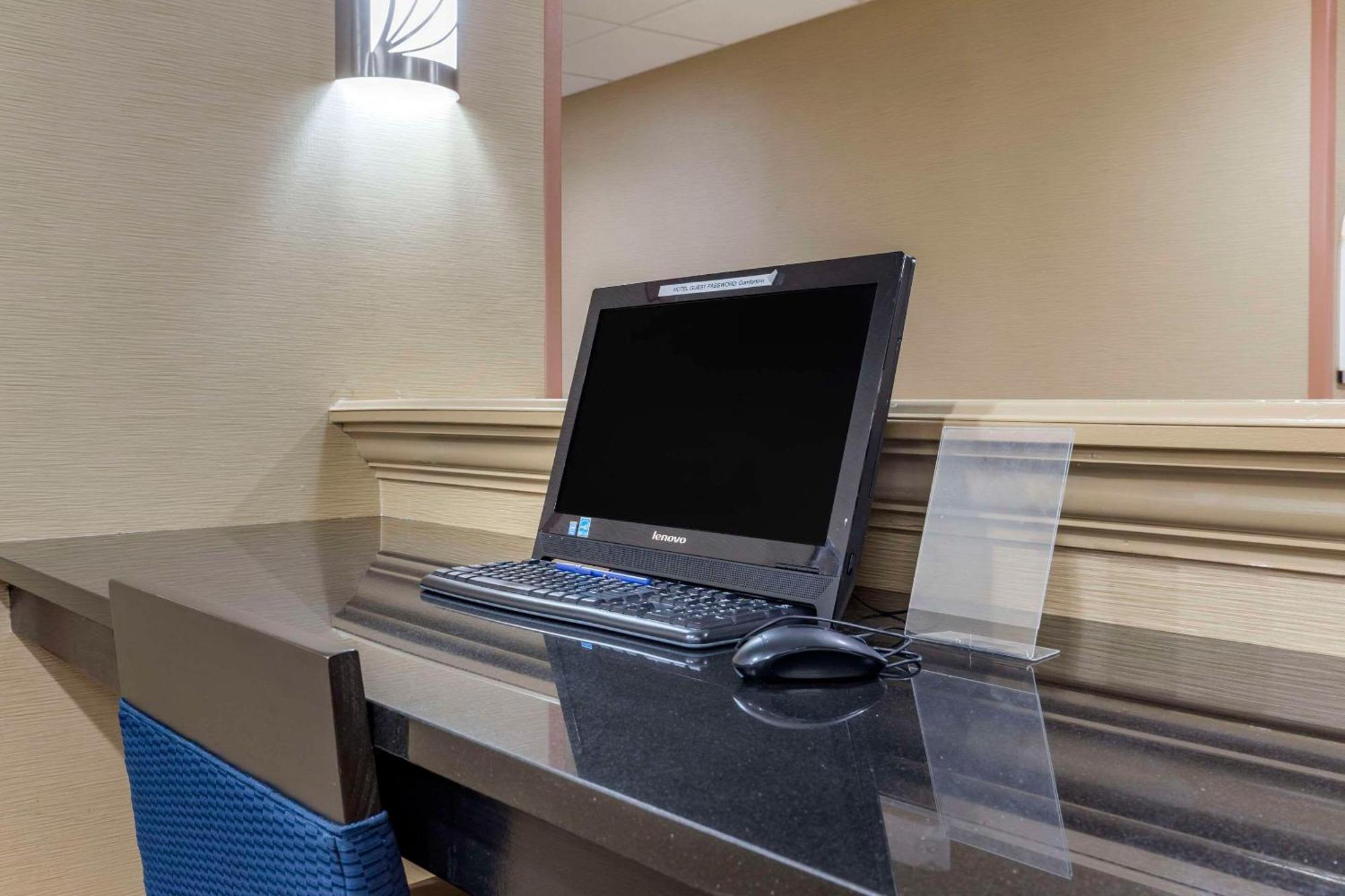 Comfort Inn Greensboro - Kernersville Екстериор снимка